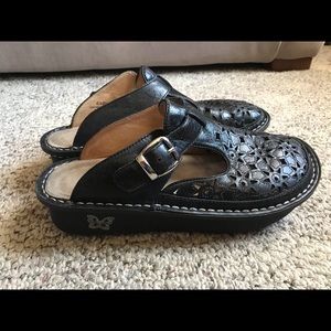 Super comfy slip on shoes